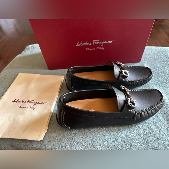 Salvatore Ferragamo Women’s Black Leather Driver / Loafers / Moccasins - Picture 3 of 6